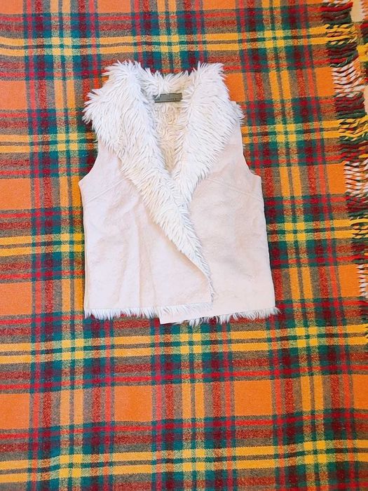 жилет Mango меховой