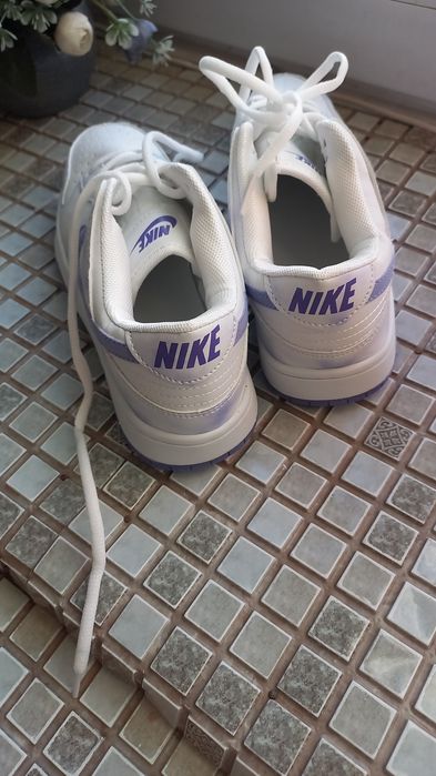 Кроссовки Nike новые