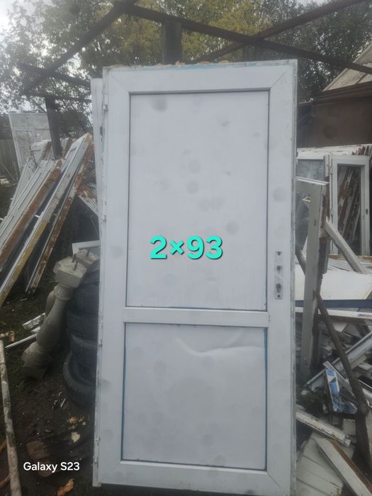 Пластиковый двери