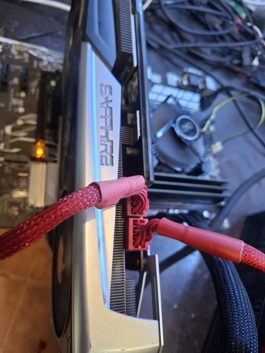 Sapphire Nitro+ RX 5700 XT - Видео карта  8 гб - като нова