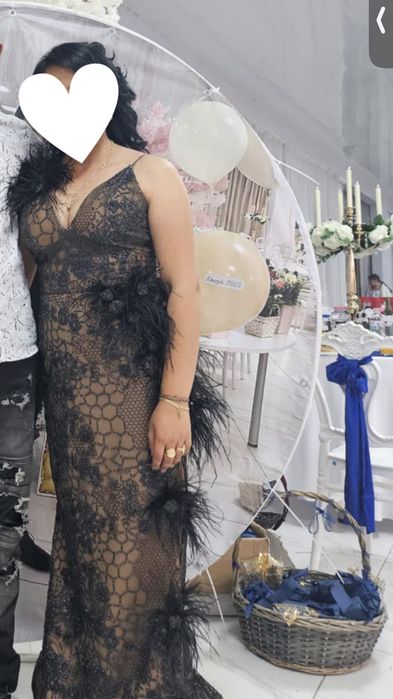 Черна рокля с цветя-200 лв отговаря на размери S/M