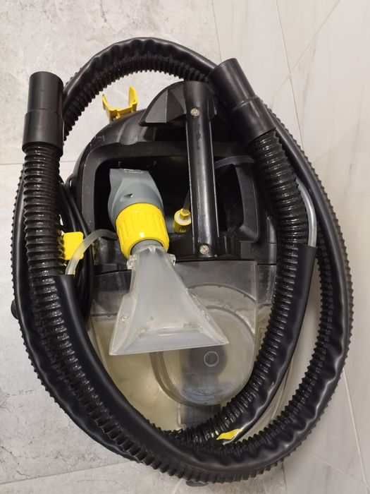 Моющий пылесос Керхер Karher Puzzi 8/1