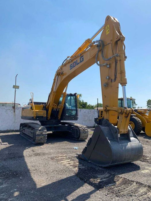 Гусеничный Экскаватор SDLG E6375FEH (1,9 m³). Навоий