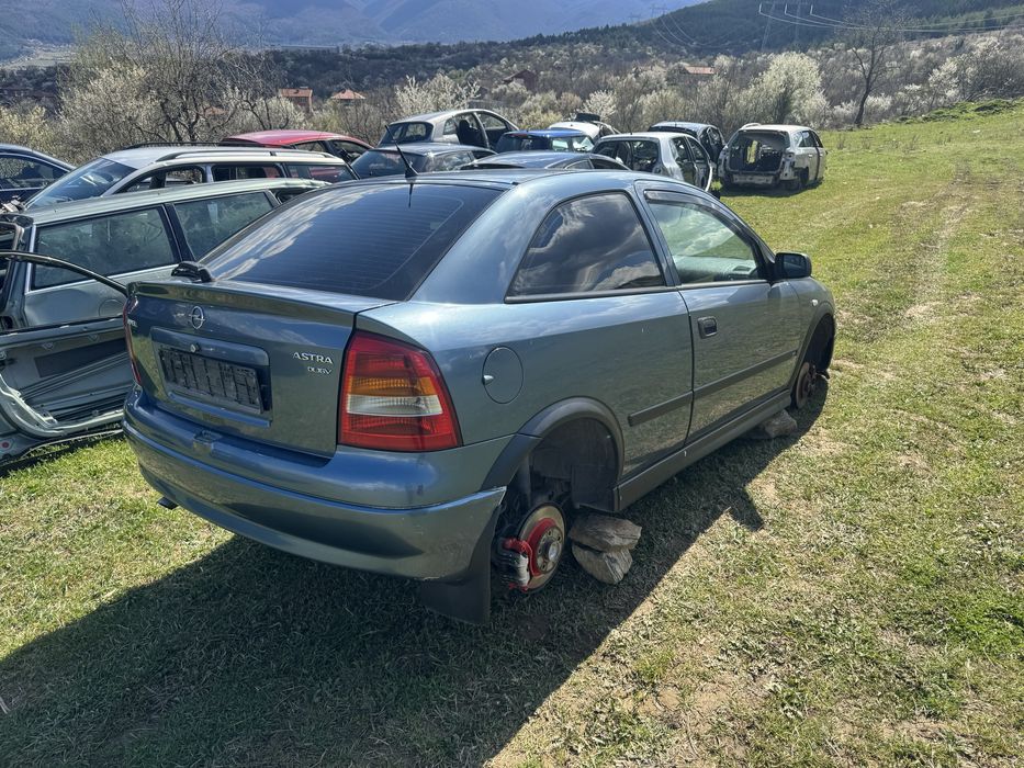 Opel Astra 2.0DTI на части