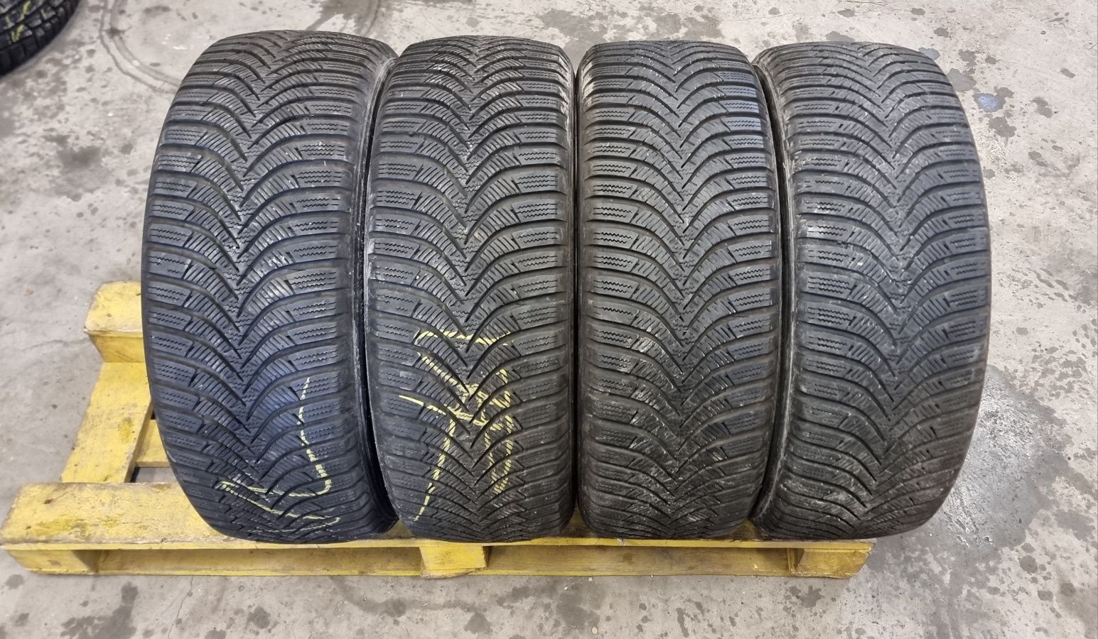 4бр Зимни гуми 205/55/16 Hankook (2021) гр. Нови пазар • OLX.bg