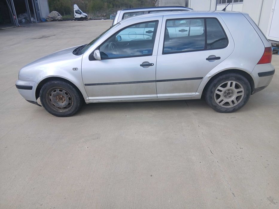 Автомобил за продам