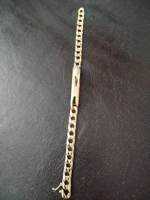 Златна гривна с плочка проба 585 или 14 карата нова от ателие