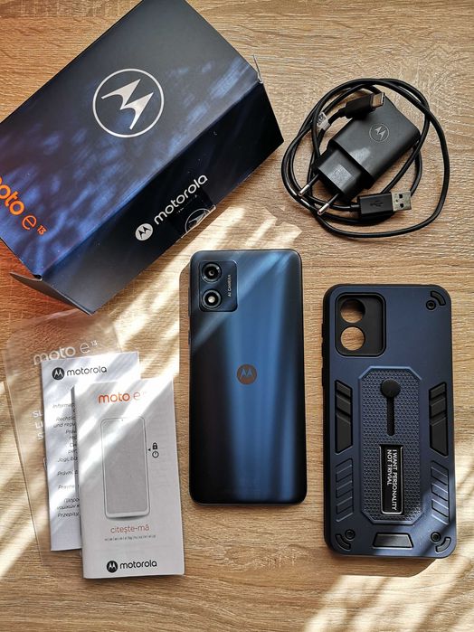 Смартфон Motorola Moto e13, 64GB, 2GB RAM, Cosmic Black - НОВ!
