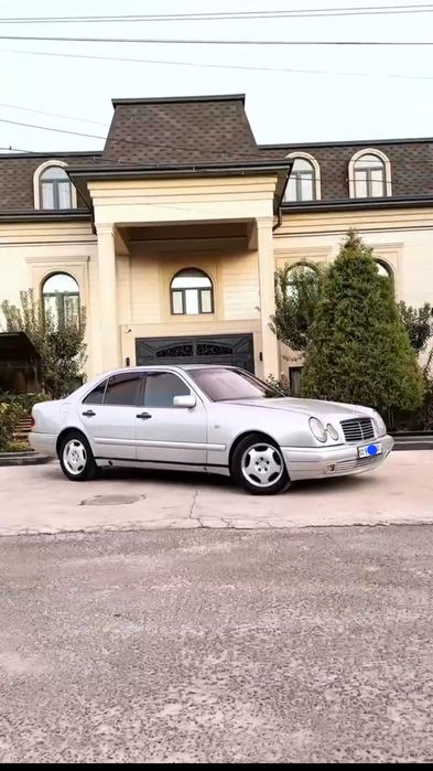 Mercedes benz w 210 E 200