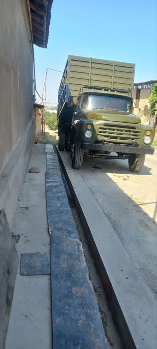 Zil yuk mashinasi