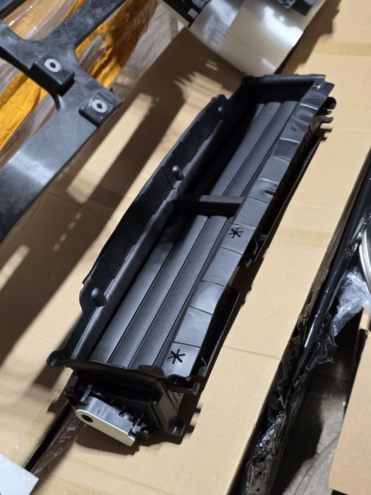 Бампер, телевизор, решетка, запчасти lixiang Li