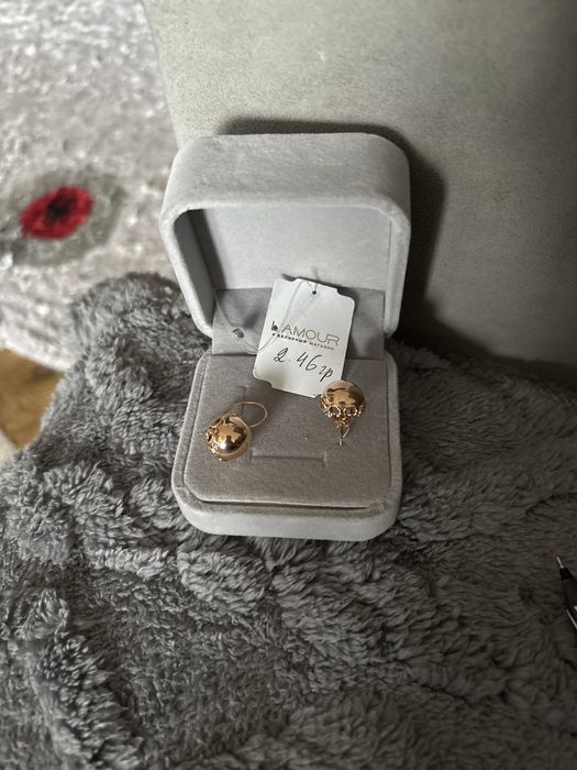 Золотые серьги новые