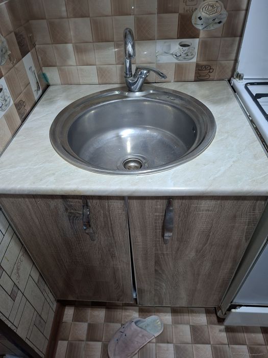 Gaz plita gefest va moykasi bilan.