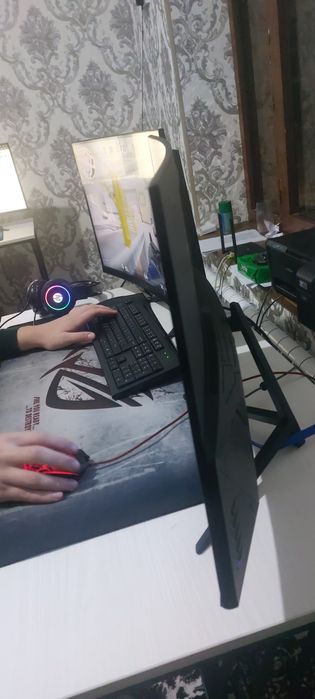 Prime monitor 27 lik 180h curved