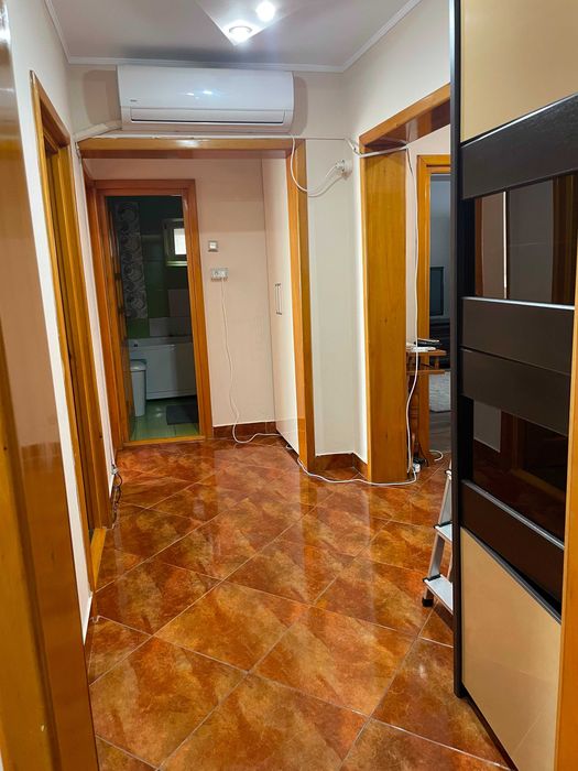 Inchiriez apartament 4 camere, Faleza Nord strada Unirii