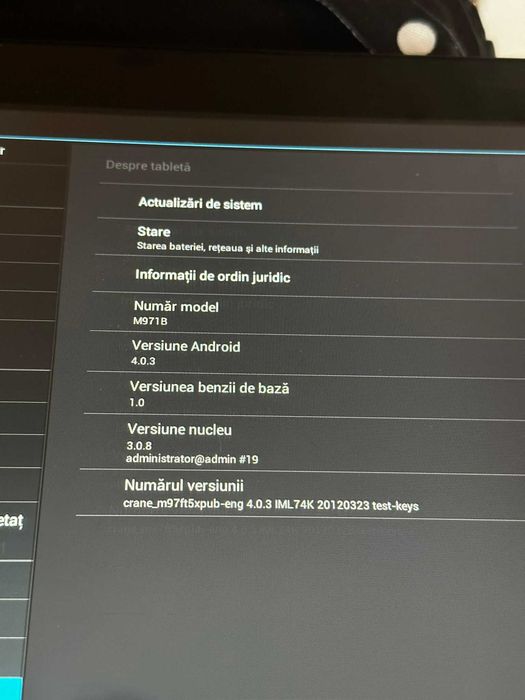 Tableta Android cu husa