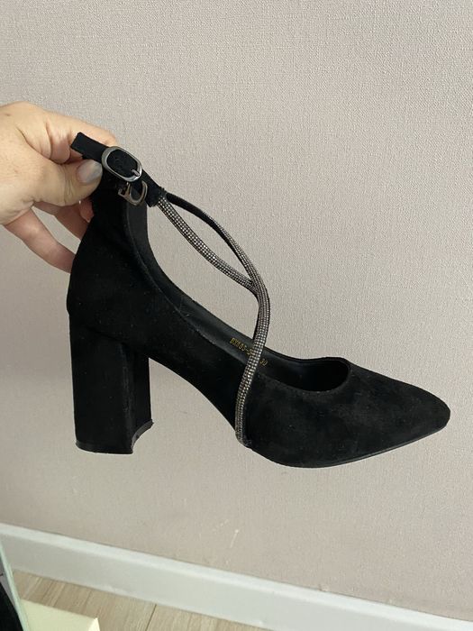 Продается туфли высокие