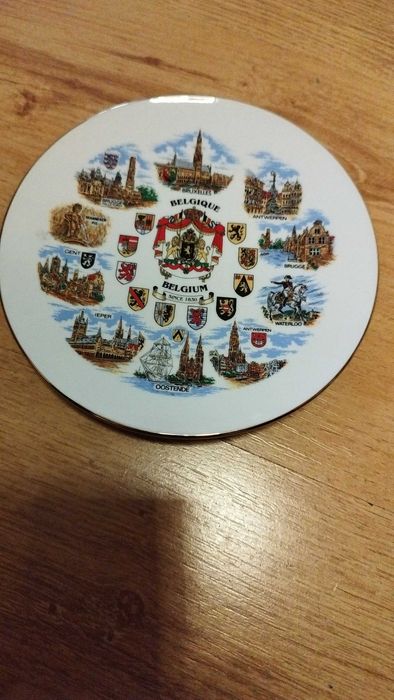 Красива,чиния от Белгия.