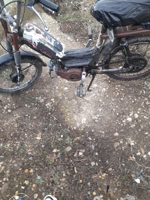 Vând motoretă merge bine