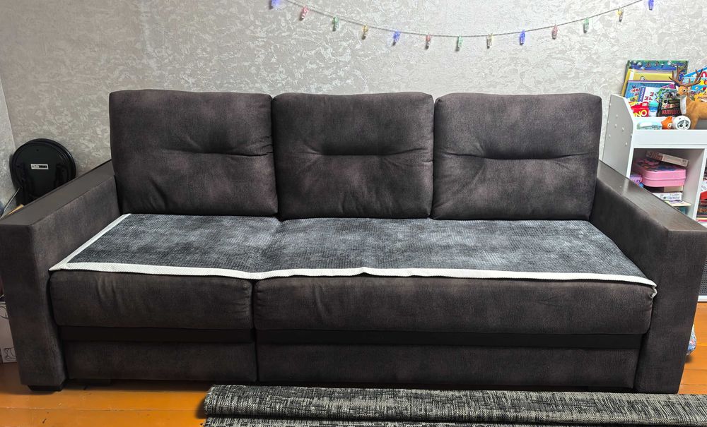 Продам диван в гостиную