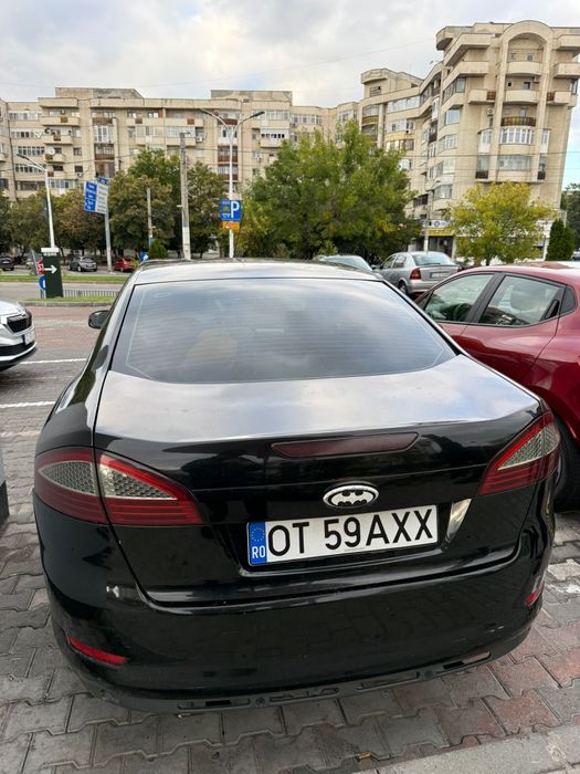 Vând ford mondeo.!