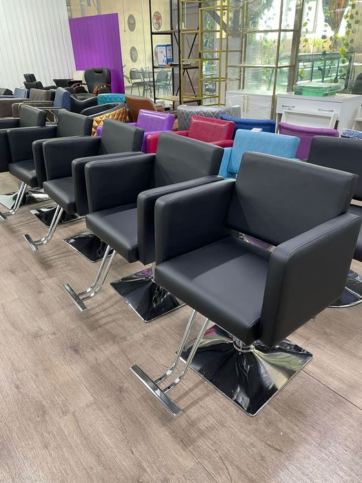 Парикмахерское кресло