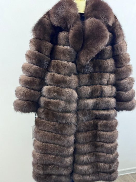Продам шубу (новая, песец)