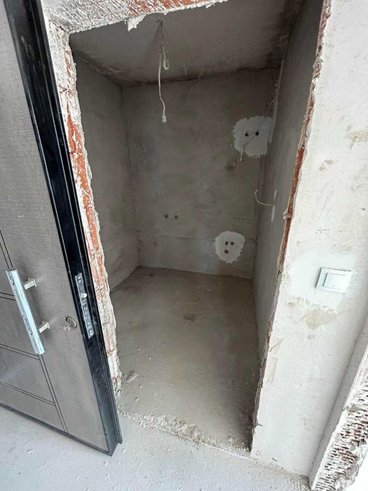 Продава се Двустаен апартамент в Пловдив, Остромила - 97 кв.м за 1263 €/кв.м - Снимка #5