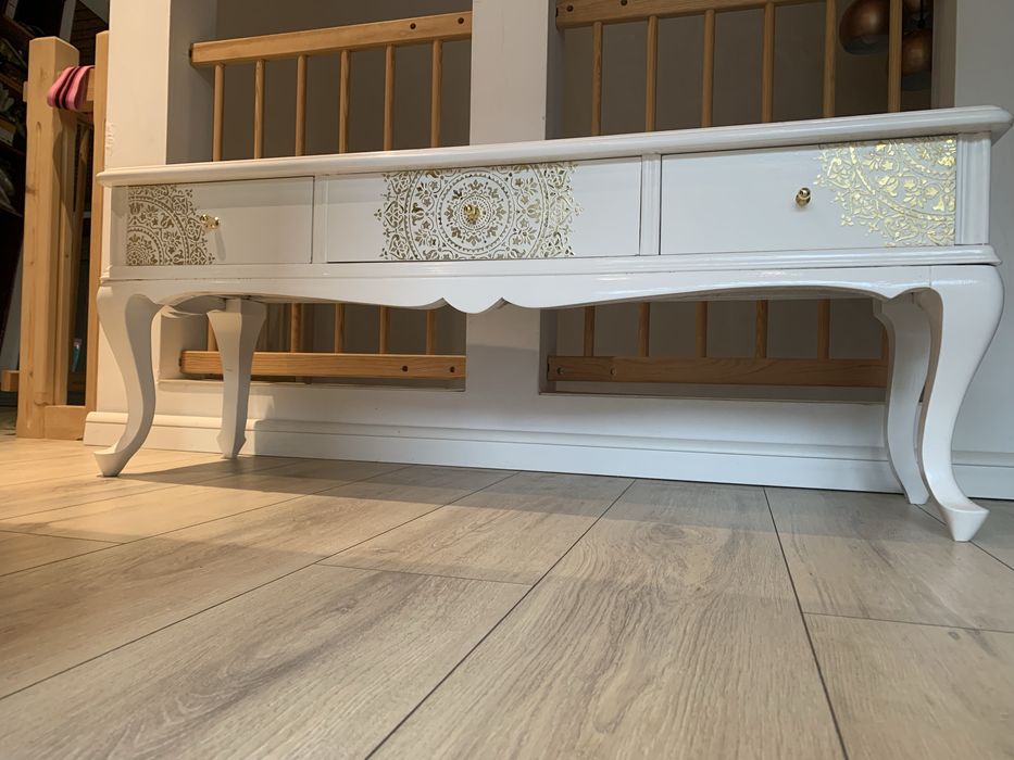 Comoda sau bancuta reconditionata din lemn masiv