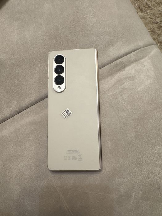 Samsung Galaxy Z Fold 4
