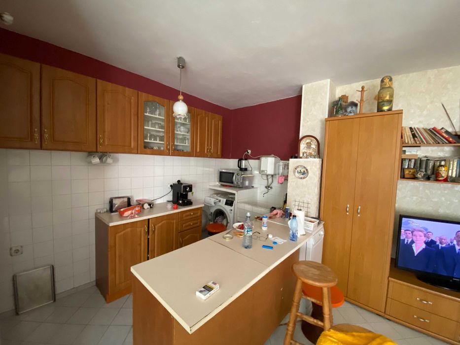 Продава се Тристаен апартамент в Русе, Център - 80 кв.м за 1925 €/кв.м - Снимка #2