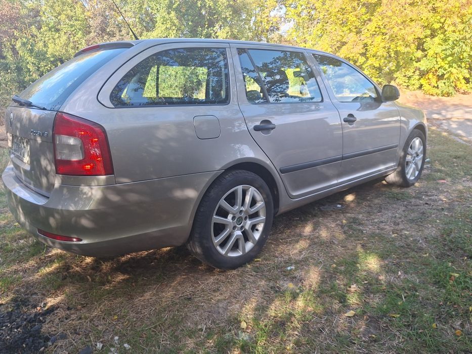 SKODA Octavia 2010 — imagine 3
