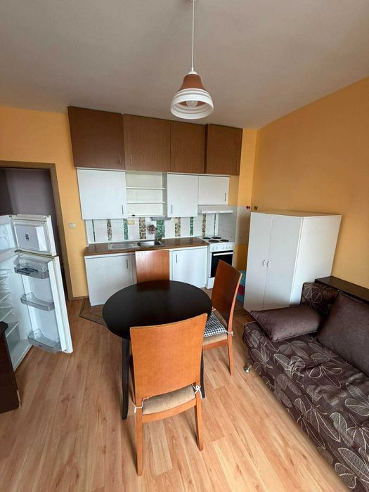 Двустаен ап. под наем в кв. Дружба 2