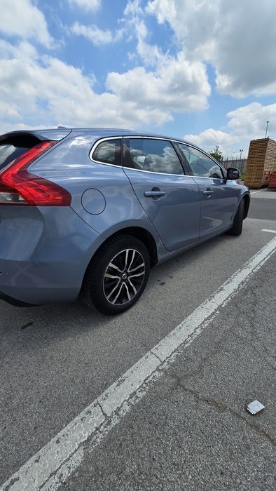 Volvo V40 Inscription 2017 / 2.0D Euro 6 / Distribuție Schimbată / Keyless / Sensus / Panoramic