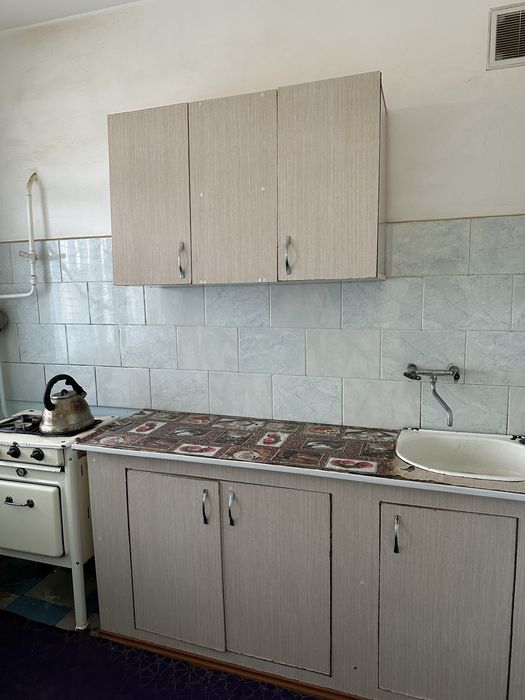 Zarafshon shahar 3 mikrorayon 13 uyda 2 xonali uy sotiladi