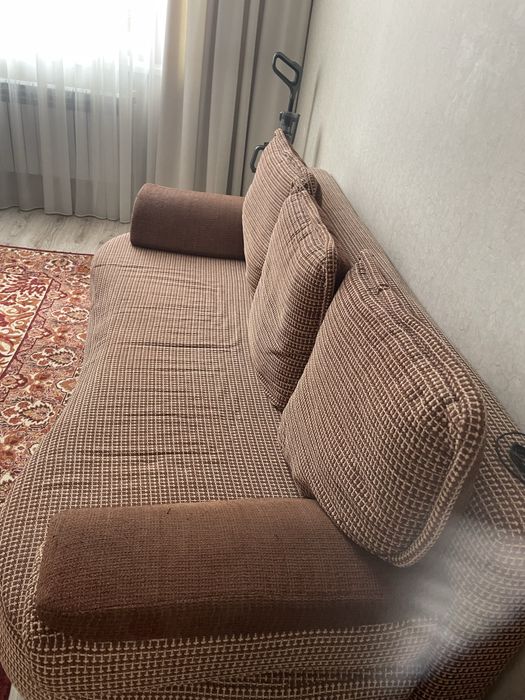 Срочно продам диван