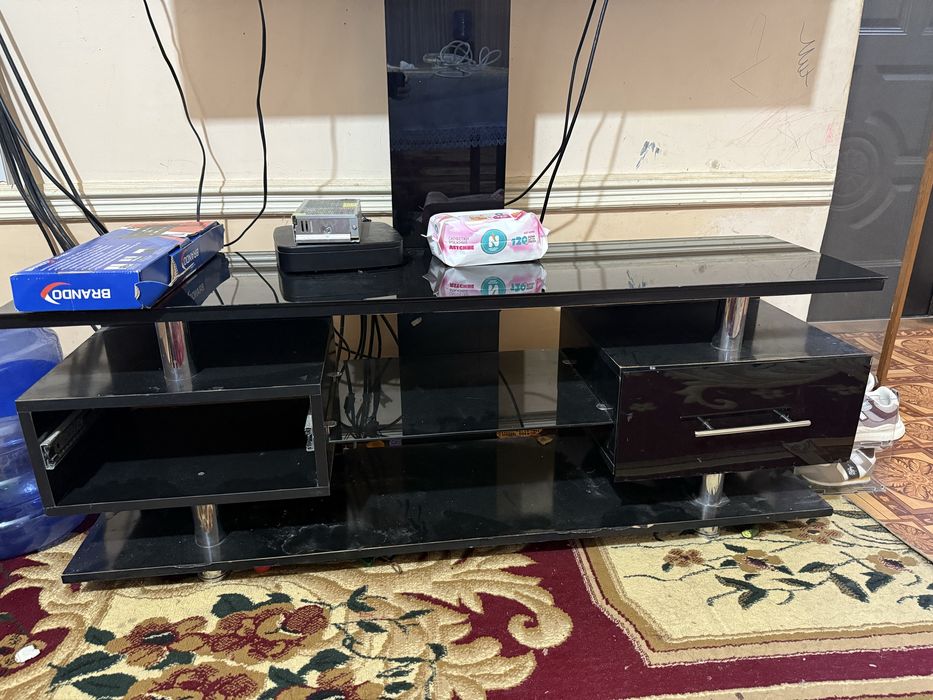 Замонавый телевизор подставкаси сотилади