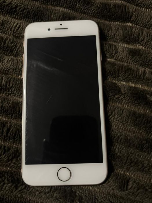 Продам айфон 8,в идеальном состоянии