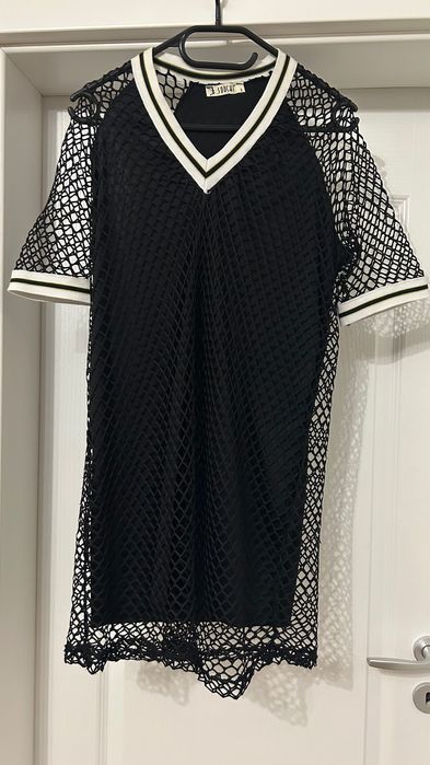 Свободна черна рокля