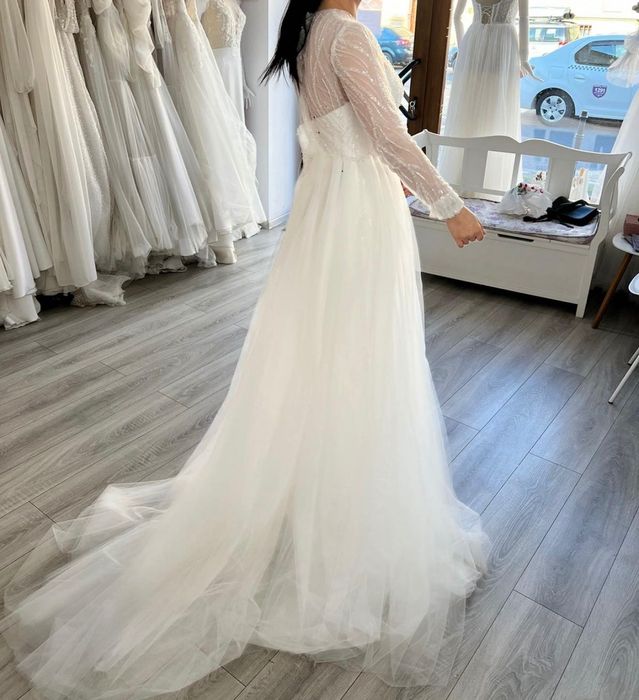 Vând rochie de mireasă realizată la atelier