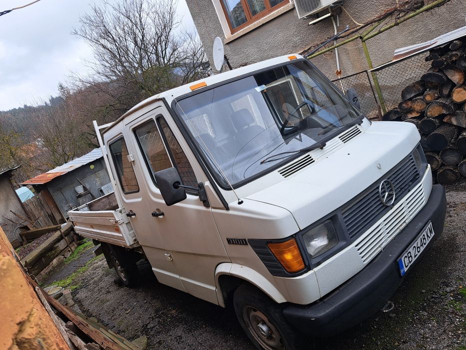 Продавам Mercedes 310 D