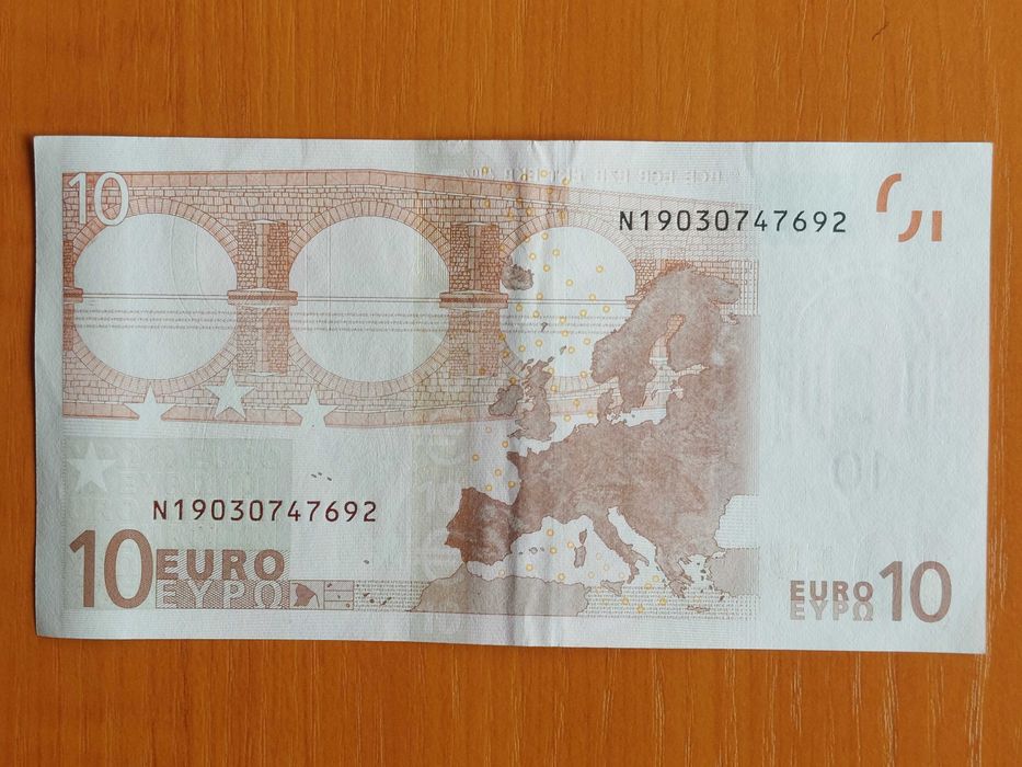 Рядка банкнота 10€ от 2002г.