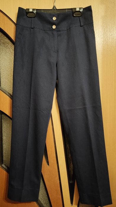 Продам школьную форму. Разных размеров.