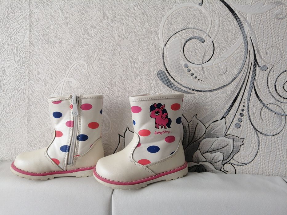 Продам детские сапожки осень-весна