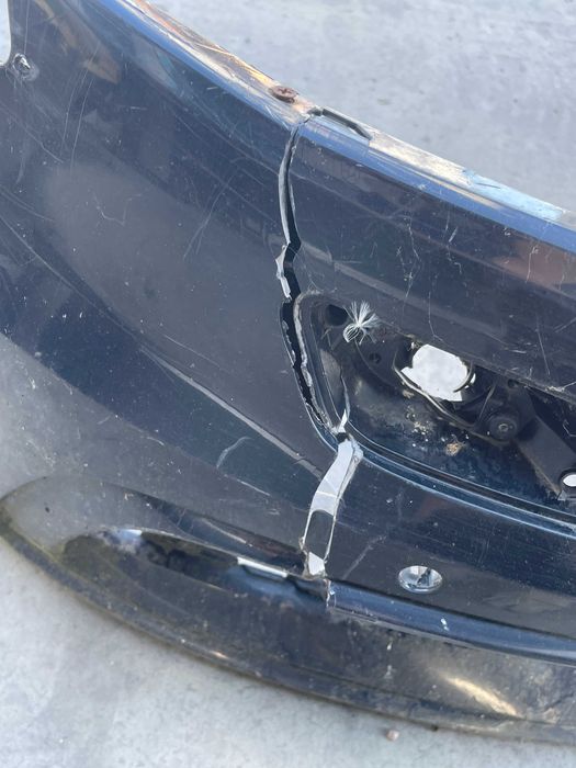 Bara fata Audi A6 C7 S Line cu defect - vezi poze