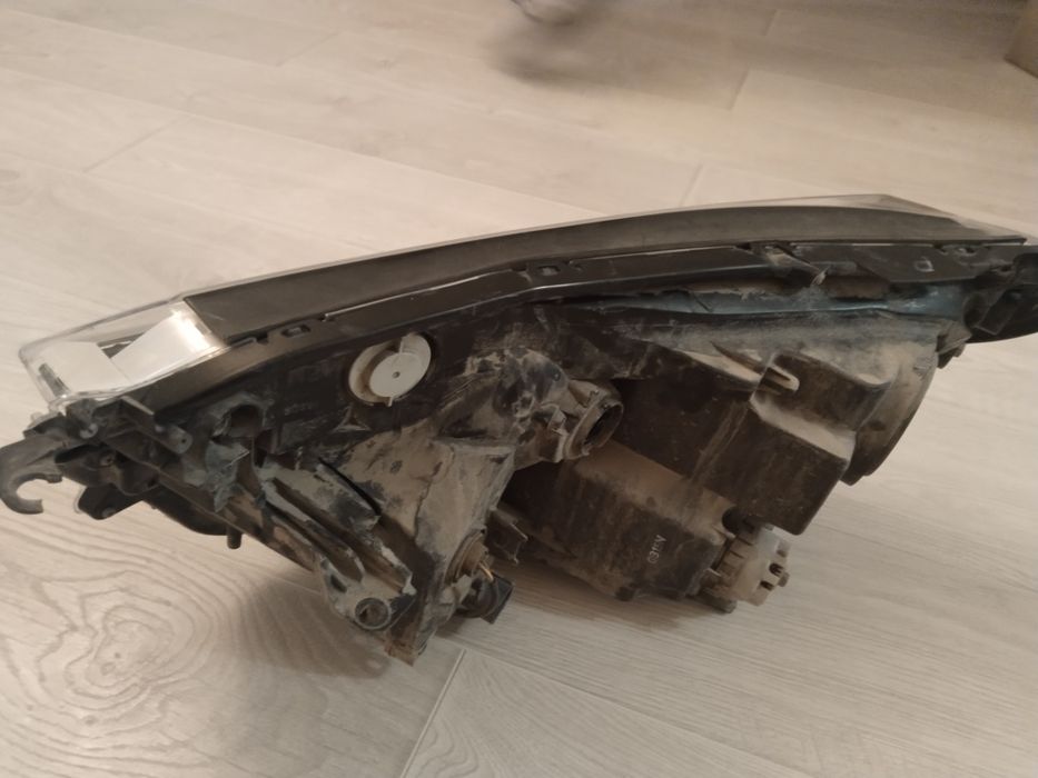 Фара для тойоты рав4