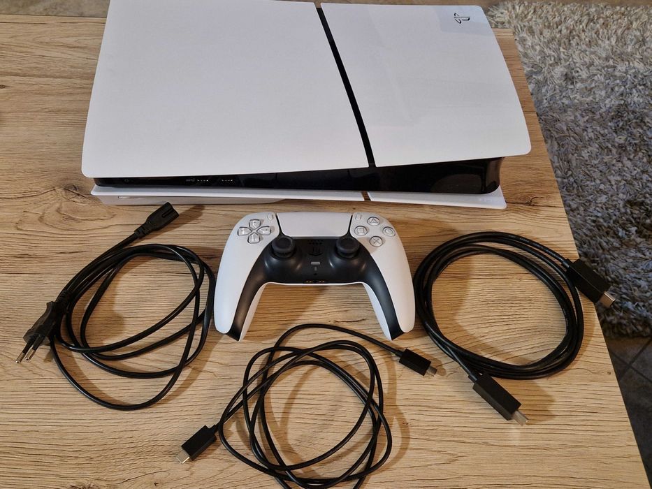 PlayStation 5 Slim / PS5 Slim с един контролер