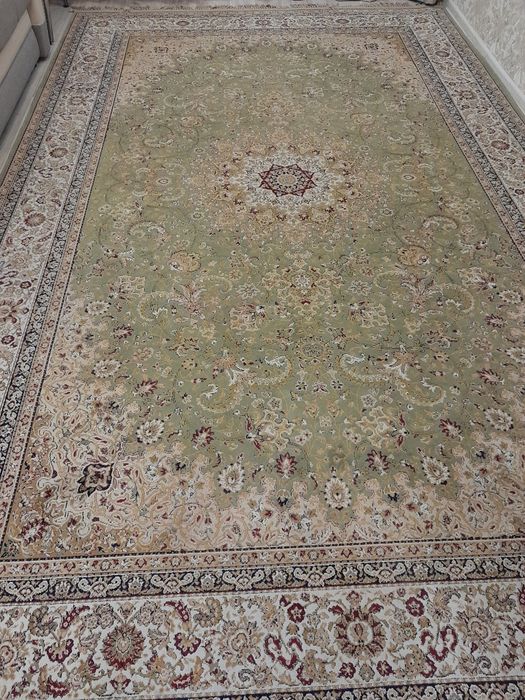 Ковер натуральный турецкий .