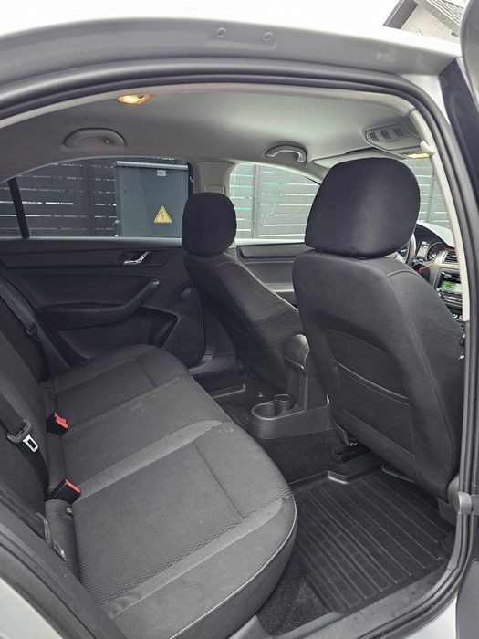 Vând Skoda Rapid 1.2 TSI  URGENT