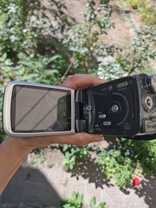 Компактна дигитална видеокамера PRAKTICA DVC 5.1 HD